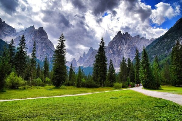 Vacanza a San Candido: relax, natura e sport nel cuore delle Dolomiti